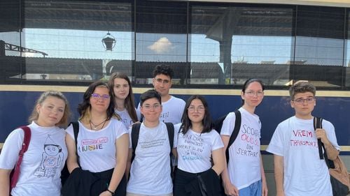 ”Ne-au spus că vrem transport gratuit ca să mergem la plajă. Și din alocația forfetară să punem bani de benzină sau să închiriem un autobuz”, susține lidera elevilor din Constanța/ Secretar de stat: ”Dacă statul îi plătește naveta și nu o condiționează de școală merge la păcănele, ce-i așa complicat?”