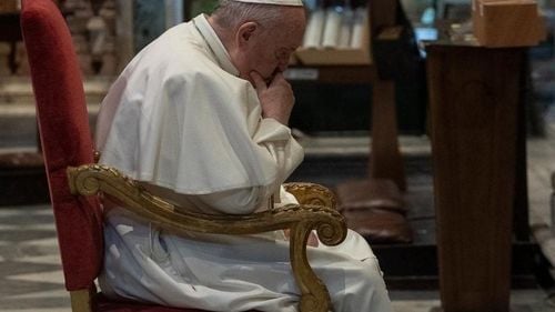 Dispută ideologică fără precedent între Vatican și Italia. Sfântul Scaun se opune unui proiect de lege care incriminează homofobia și susține că periclitează libertatea de gândire a credincioșilor catolici