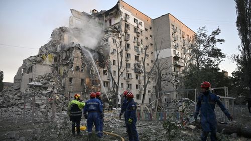 Cel mai puternic atac rusesc asupra Kievului de la începutul invaziei: 17 morți și aproape 100 de răniți / Toate sectoarele capitalei au fost lovite / Zi de doliu pe 3 iulie