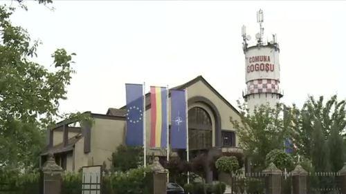 FOTO Pentru Primăria Gogoșu din Mehedinți se înfruntă doi soți aflați în divorț / Primarul Rogoveanu are sprijinul PSD, iar soția lui Codruța candidează din partea PNL / În 2020 ambii soți erau trimiși în judecată pentru corupție