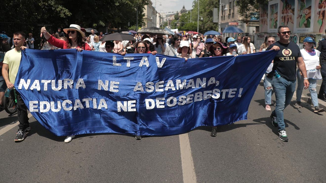 România în criză socială. Calendarul protestelor: Profesorii fac miting marți la Cotroceni, urmează sindicaliștii din sănătate, penitenciare, poliție, CFR Călători dar și transportatorii