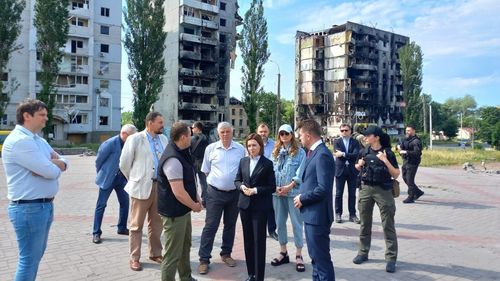 FOTO&VIDEO Președinta Maia Sandu, în Ucraina. Ea a vizitat localitățile Borodianka, Bucea și Irpin de lângă Kiev, distruse de ruși / Ar urma să aibă o întâlnire cu Zelenski