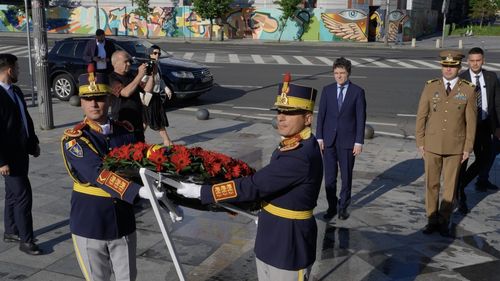 Președintele Nicușor Dan a depus o coroană de flori la Monumentul dedicat memoriei victimelor Mineriadei din 13 - 15 iunie 1990: ”Lipsa unui verdict clar din partea Justiției, la peste trei decenii și jumătate, rămâne o pată de nepermis”