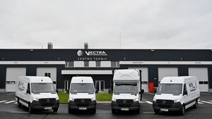 ”Exploatăm un Sprinter până la maximum 600.000 km”: De la două camioane și doi șoferi, direct în topul transportatorilor rutieri datorită inovației și atenției la mediu