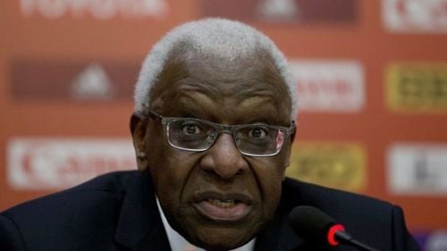 Procurorii francezi cer patru ani de închisoare şi o amendă de 500.000 de euro pentru fostul preşedinte al  Federației de Atletism, Lamine Diack, acuzat că ar fi ascuns dopajele unor sportivi ruși