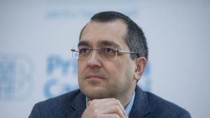 Vlad Voiculescu: La spitalele administrate de Primăria Capitalei există un blocaj în ocuparea posturilor vacante / Din cauza ordonanței de reducere a cheltuielilor bugetare, nu pot fi plătite investiţii
