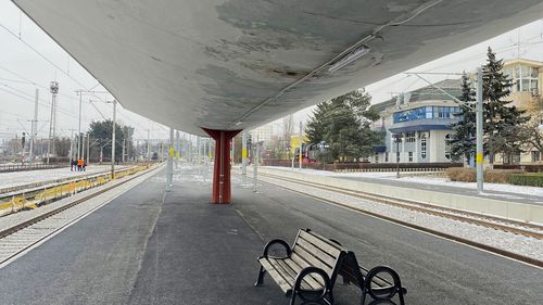 Pro Infrastructură: Lucrările pe Brașov–Apața, parte a proiectului de modernizare Brașov–Sighișoara, înaintează lent, finalizarea riscă să treacă „bine de tot” de 2030