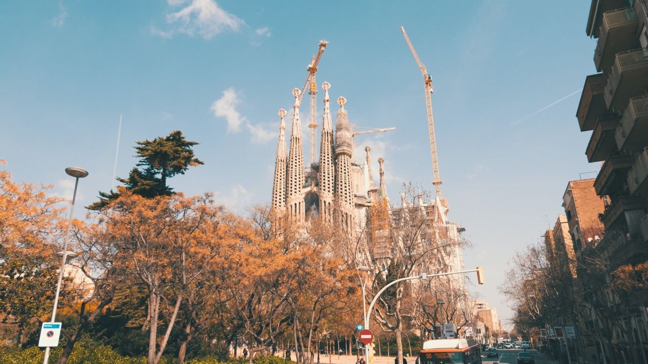 Bazilica Sagrada Familia din Barcelona a celebrat finalizarea turnurilor evangheliştilor / Construcția monumentului a început în urmă cu 141 de ani