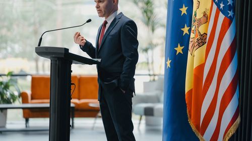 Daniel Funeriu: Îi rog pe candidații anunțați - Crin Antonescu, Nicuşor Dan, Georgescu - să spună, punct cu punct, ce au făcut ei, concret, în viața publică / Eu, când am condus educația, am început curățenia morală