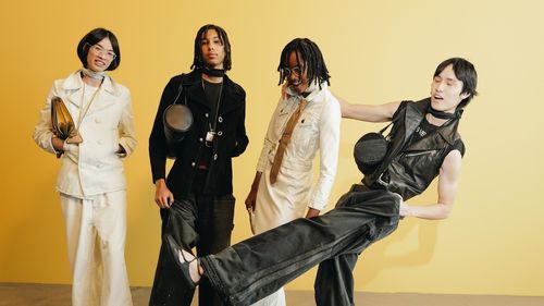 VIDEO Colecția Coach SS26 prezentată la New York Fashion Week, o combinație deliberată între lux rafinat și comoditate cotidiană