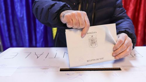 AEP respinge afirmaţiile că există un număr insuficient de buletine de vot la secţiile de votare organizate în străinătate: Au fost transmise 3.600.000 de buletine de vot / AEP îndeamnă alegătorii la calm şi le recomandă să se informeze corect