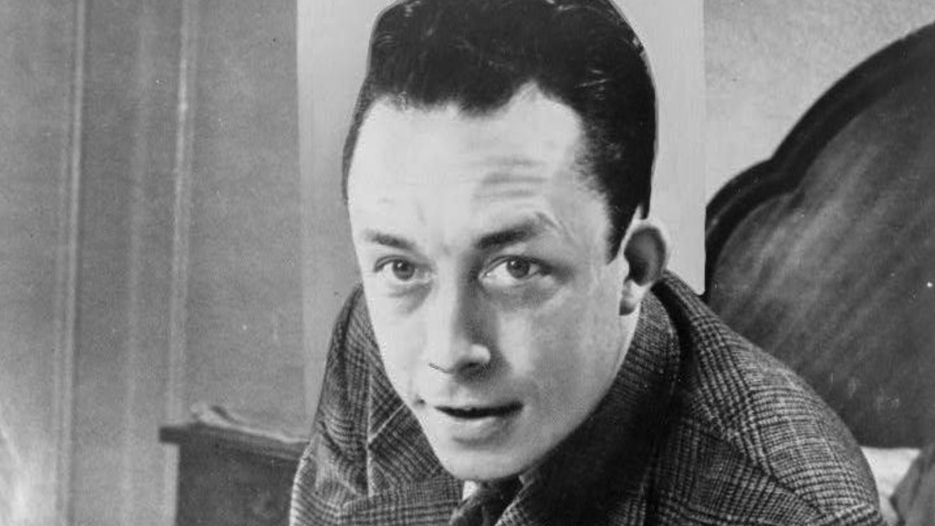 Un straniu manuscris al romanului "Străinul" de Albert Camus, scos la licitaţie