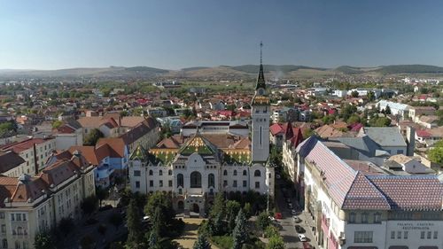 Strategia PNL de a bate UMDR în Mureș: Negocieri pentru ca liberalul Horațiu Suciu să fie sprijinit pentru primărie de PSD, AUR și de alte formațiuni politice, din poziție de „independent” / Bugetul municipiului pentru 2024 a fost blocat de PNL