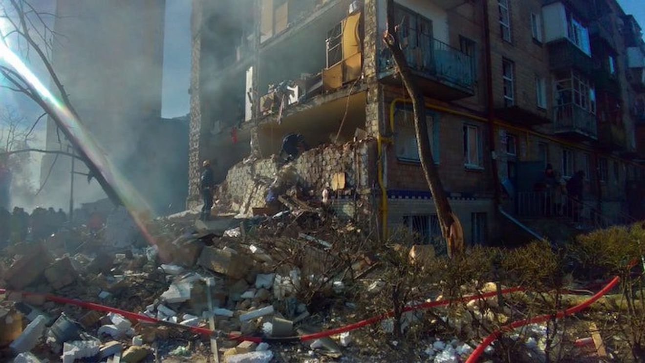 VIDEO Forțele ruse au bombardat un cartier rezidențial din Kiev, a anunțat administrația capitalei