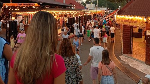 VIDEO Agenții economici din Satul de Vacanță din Mamaia au aruncat cu mâncare în inspectorii Protecției Consumatorilor, susține Horia Constantinescu: ”O parte a societății este bolnavă, încurajează gătitul pe trotuar”/ Poliția a deschis dosar penal pentru ultraj (update)