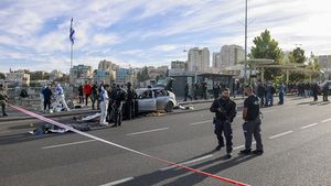 UPDATE Hamas revendică atacul armat din Ierusalim, soldat cu trei morți: Doi teroriși au deschis focul într-o stație de autobuz