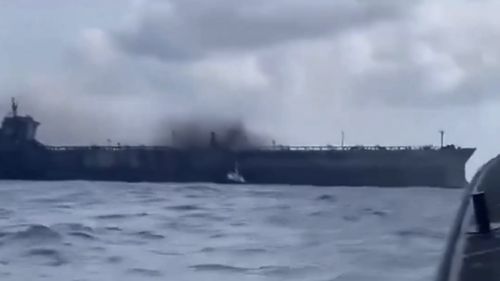 Coliziunea navelor din Marea Nordului rămâne inexplicabilă. Cele două vase au ars, unul dintre ele este în pericol de a se scufunda