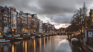 Suspectul care a înjunghiat cinci oameni în Amsterdam este un bărbat ucrainean din Doneţk (poliţie)
