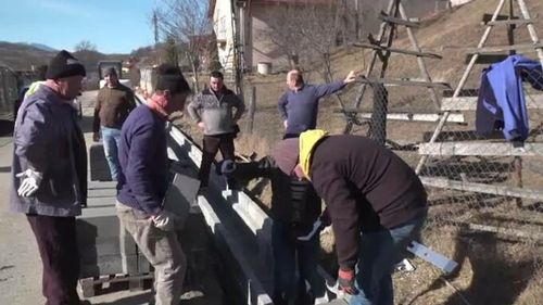 Cu salarii de 4.500 de lei au reușit să atragă doar câțiva localnici aproape de pensie. Se caută mii de muncitori pentru șantierul autostrăzii Pitești - Sibiu