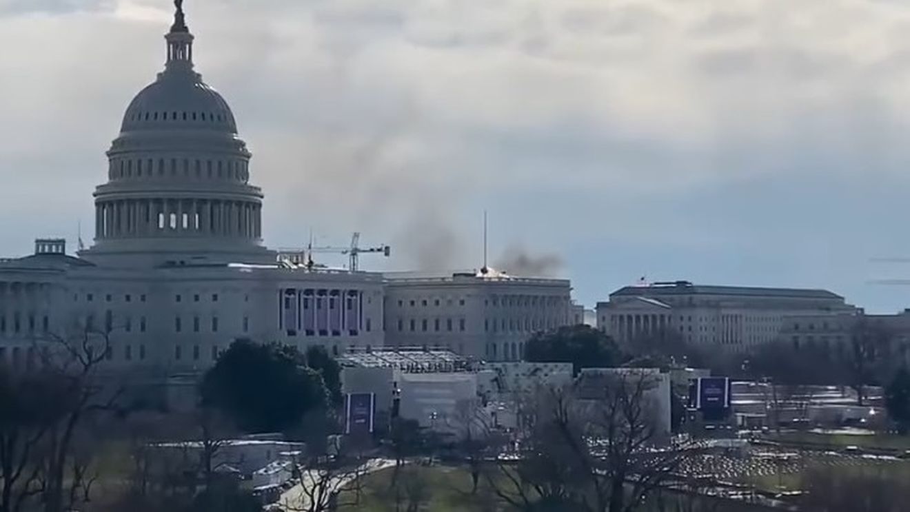 VIDEO Alertă de securitate în apropiere de Capitoliu/ S-a produs un incendiu la o tabără a unor persoane fără adăpost din apropiere