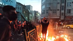EXCLUSIV | Viața între drone și proteste: mărturii ale tinerilor din Iran și Kurdistanul irakian / „Să trăiești într-o astfel de situație, care te face să te temi constant pentru viața ta, este traumatic”/ Cum arată viața tinerilor care speră la libertate într-o teocrație islamică