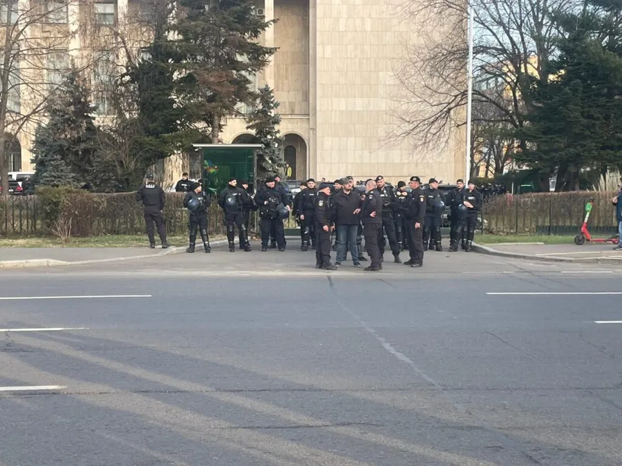 Jandarmi, Piața Victoriei