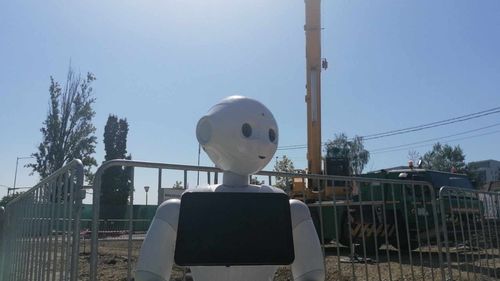 Proiect de 20 milioane în AI, la Cluj: Încep lucrările la Institutul de Inteligență Artificială al Universității Tehnice, cu roboțel în șantier