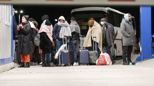 Autoritățile din Harghita: Cei mai mulți refugiați sunt în tranzit, au venit, au făcut un duş, au mâncat, au închis ochii pentru câteva ore, apoi au plecat mai departe spre Spania, Franţa / I-am surprins şi pe ei cu bunătatea poporului român