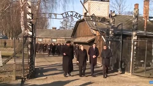 VIDEO Angela Merkel și-a exprimat ”rușinea profundă” față de atrocitățile germane comise la Auschwitz: A fi conştienţi de această responsabilitate este parte a identităţii noastre naţionale