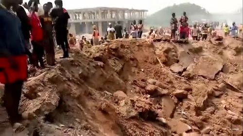 VIDEO Cel puțin 17 morți și 59 de răniți în Ghana, după o explozie de proporții a unui camion care transporta material exploziv
