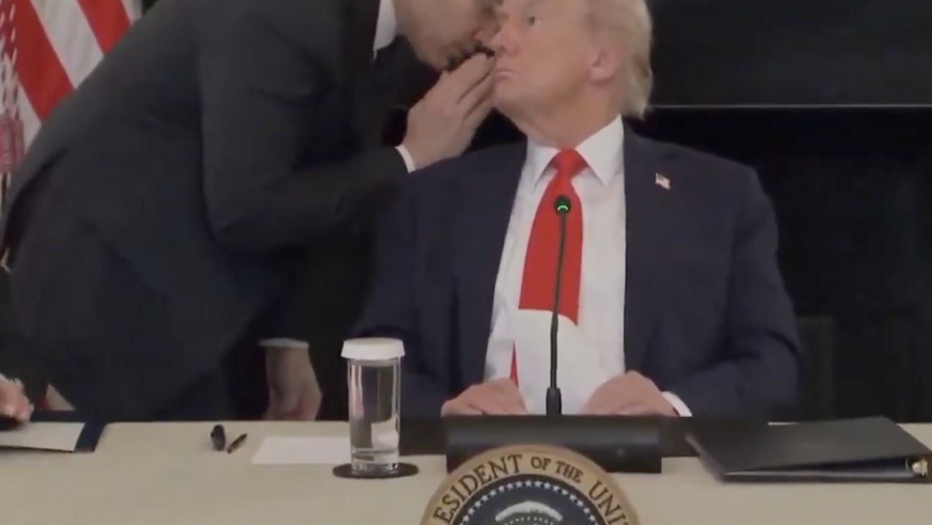 Candidatul lui Trump pentru funcţia de şef al Biroului Consilierului Special este retras după apariţia unor mesaje rasiste / Ar fi trimis un mesaj într-un chat de grup cu alţi republicani în care spunea că are ”o tendinţă nazistă”