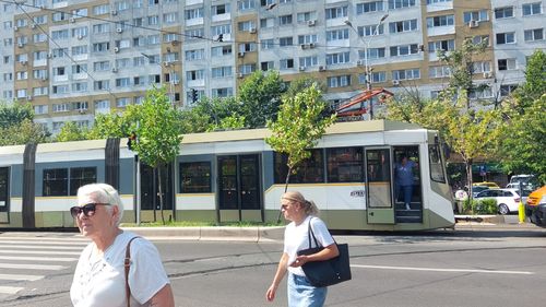 UPDATE Circulația tramvaielor 19, 23 si 27 a revenit la normal, după un blocaj de o oră în zona Dristorului
