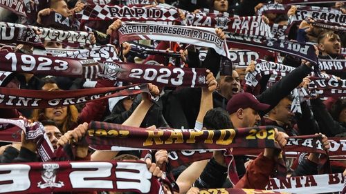 Rapid Bucureşti învinge Farul Constanţa cu 3-1 / Giuleştenii sunt liderii Superligii până la meciul Craiovei