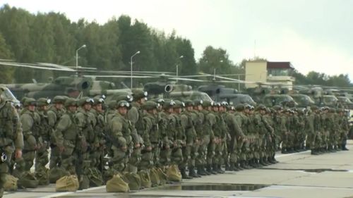 Repetițiile de război ale Rusiei, „la ușa NATO”. Duminică, exercițiile au inclus lansarea unei rachete hipersonice în Marea Barents / Polonia și-a închis granița cu Belarus