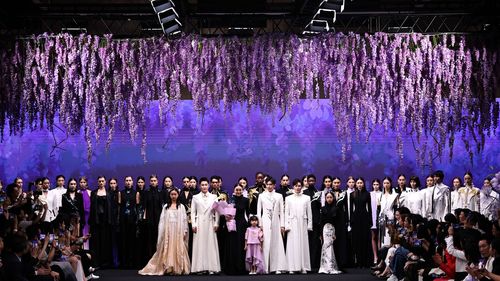 Nume globale de top participă la Shanghai Fashion Week Toamnă 2026: Maison Margiela, Vera Wang, Apple și Adidas Originals