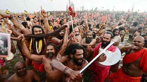 Peste 420 de milioane de credincioşi hinduşi au participat la cea mai mare adunare religioasă din lume. GALERIE FOTO