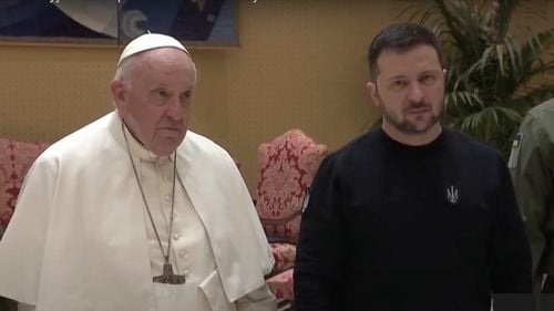 Zelenski îi răspunde Papei: „Biserica este cu oamenii, în prima linie, şi nu la 2.500 de km distanţă, de unde să medieze virtual” / Discuții cu președintele Franței