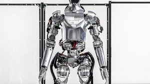 BMW se asociază cu producătorul de roboţi umanoizi Figure pentru a concura robotul Tesla în linia de producție