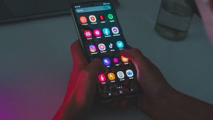 Orice smartphone poate fi spionat, avertizează un specialist în securitate cibernetică/ "Doar cunoscându-vă numărul, un hacker poate, fără ştirea voastră, să vă localizeze telefonul, să intercepteze şi să vă asculte apelurile"