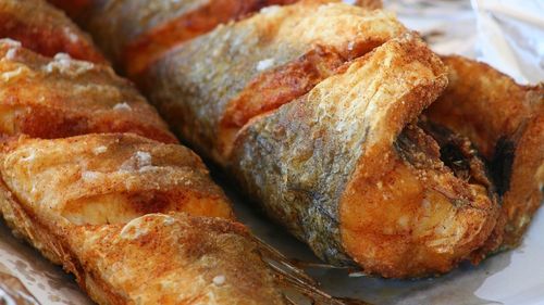 Târg cu specific pescăresc în curtea Ministerului Agriculturii, între 5 și 8 noiembrie / Borş tradiţional de peşte la pirostrie, peşte la plită (crap, caras, biban, somn, calcan),  saramură și  raci fierţi