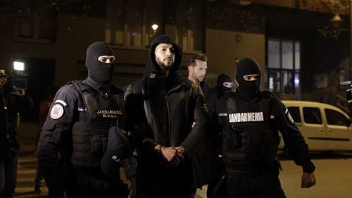 Frații Tate rămân în arest, după o decizie definitivă a judecătorilor