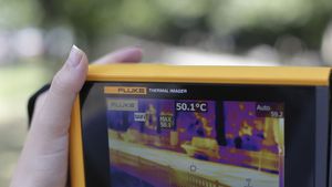 METEO: Caniculă duminică şi luni în 15 judeţe şi în Bucureşti. În unele zone, temperaturile vor ajunge până la 38 de grade