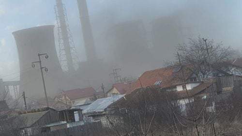 Protest în Craiova din cauza poluării produse de Complexului Energetic Oltenia / Garda de Mediu a amendat societatea cu 100 de mii de lei