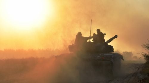 O bombă a lovit o școală devenită buncăr pentru 90 de persoane, în apropiere de Lîsîceansk/ Șase morți, printre care doi copii, în Prîvillea, oraș din estul Ucrainei