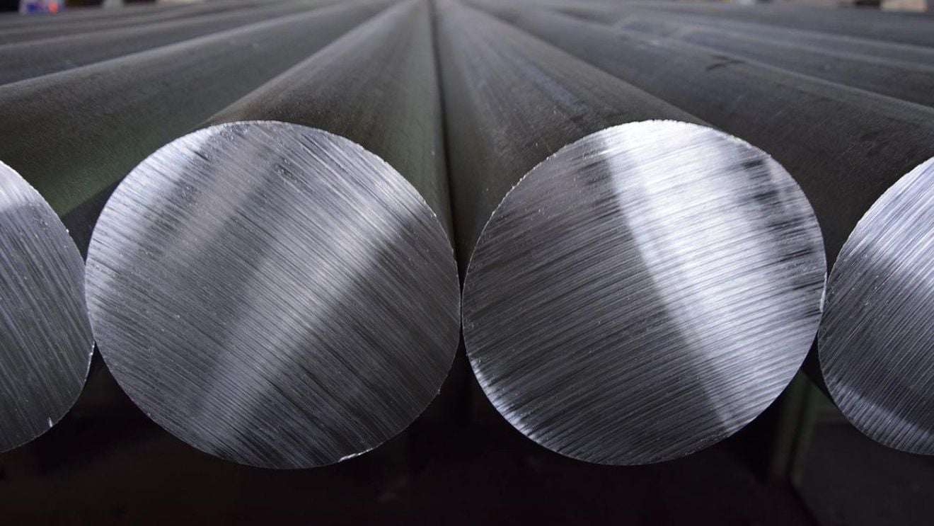 Prețurile mari la energie închid producția fabricilor din România. Ce companii au fost temporar afectate