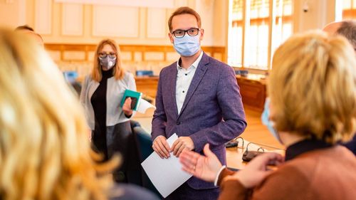 Dominic Fritz (USRPLUS): Într-un parteneriat adevărat, un partid nu poate să aibă și funcția de prim-ministru, și pe cea de președinte al Camerei Deputaților