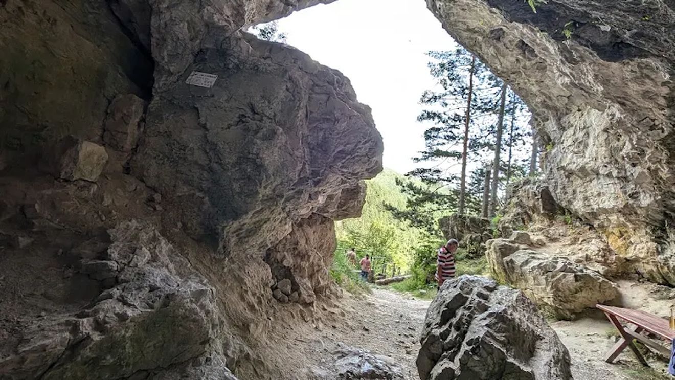 Peștera Muierilor, accesibilă acum și prin tur virtual 3D interactiv / Galeriile sale însumează peste 8 kilometri