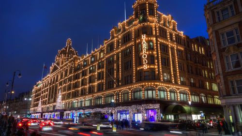 Aproape 150 de persoane au raportat poliției britanice infracțiuni comise de fostul proprietar al Harrods, Mohamed Al-Fayed