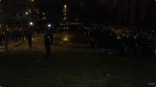 VIDEO Opoziţia din Turcia convoacă o 'noapte a democraţiei' / 10.000 de persoane denunţă la Istanbul arestarea lui Ekrem Imamoglu