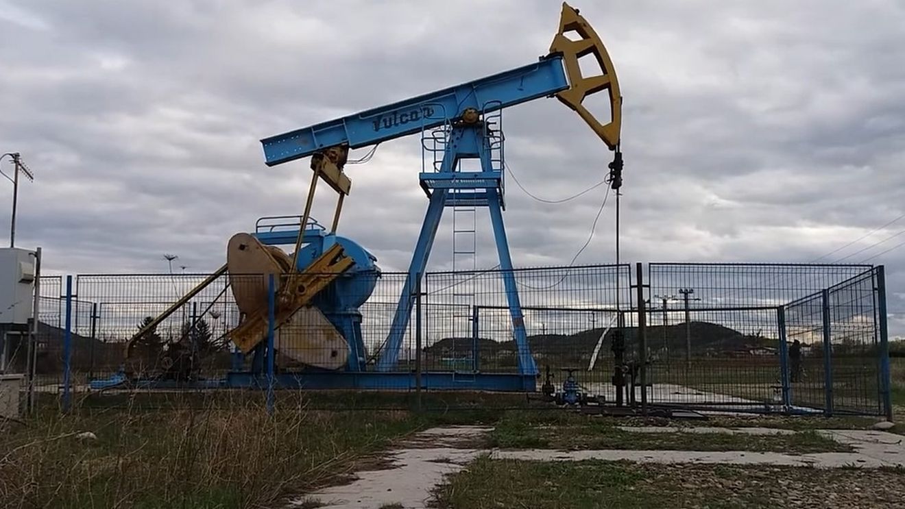 Doi bărbaţi au furat gardurile de protecţie de la o sondă de petrol / Suspecţii au fost reţinuţi